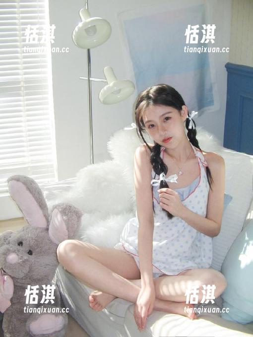 Hatori Sama奶牛写真集：从原图中发现生活的温暖与真实
